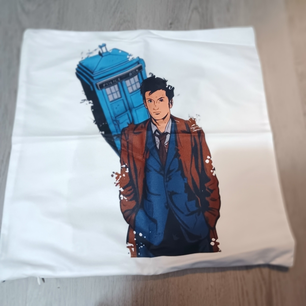 Graphic White Accent Pillowcase with Dr Who Blue TARDIS 18x18